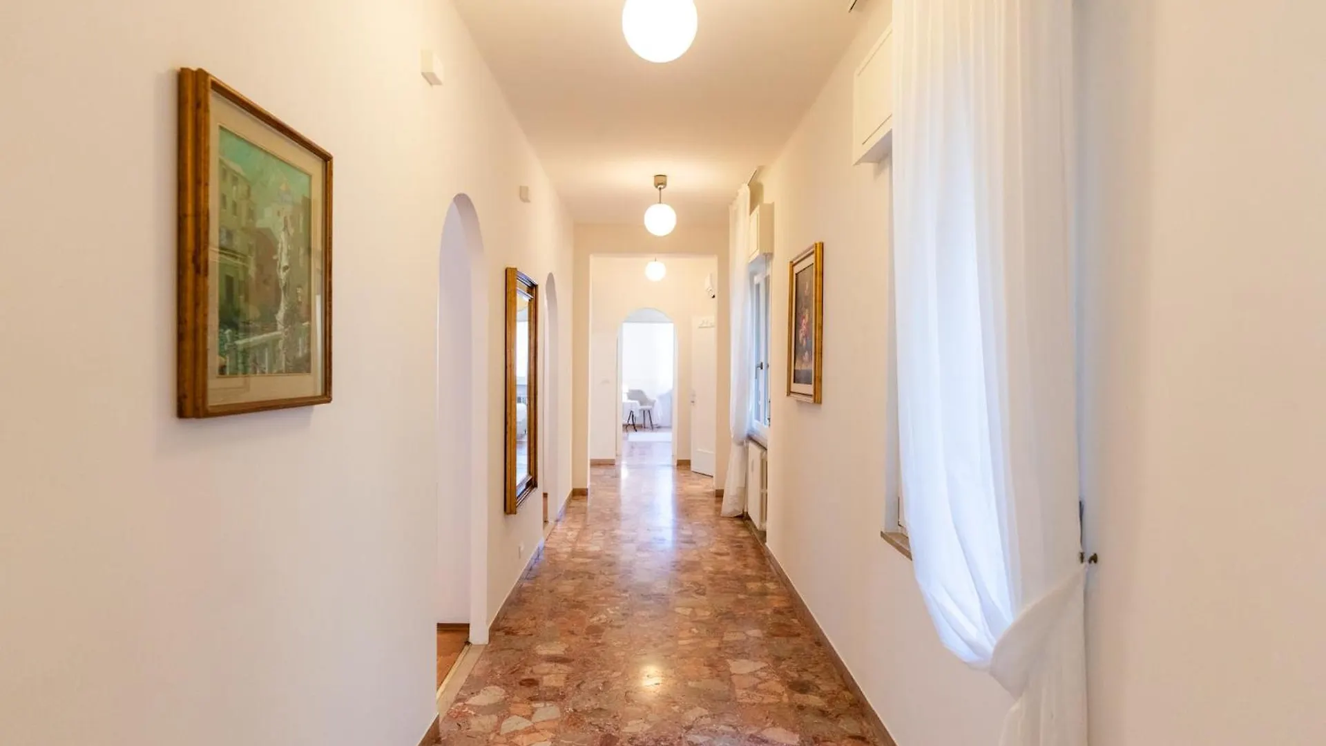 Domus Verona - Elegante Residenza Con Affaccio Su Porta Leoni 0*,  איטליה