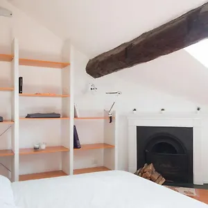  Apartment La Mansarda Sui Navigli Italy