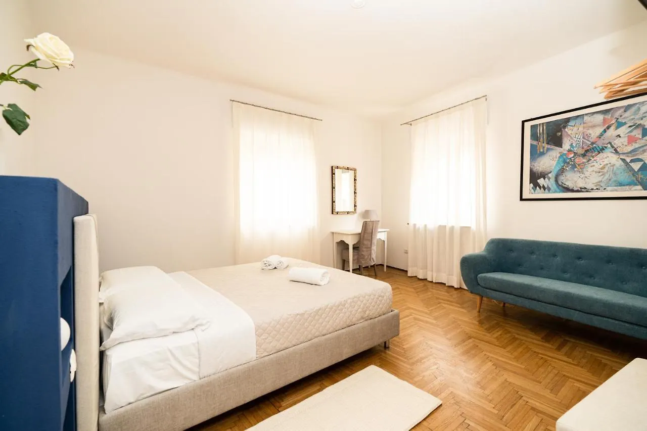 Apartment Domus Verona - Elegante Residenza Con Affaccio Su Porta Leoni
