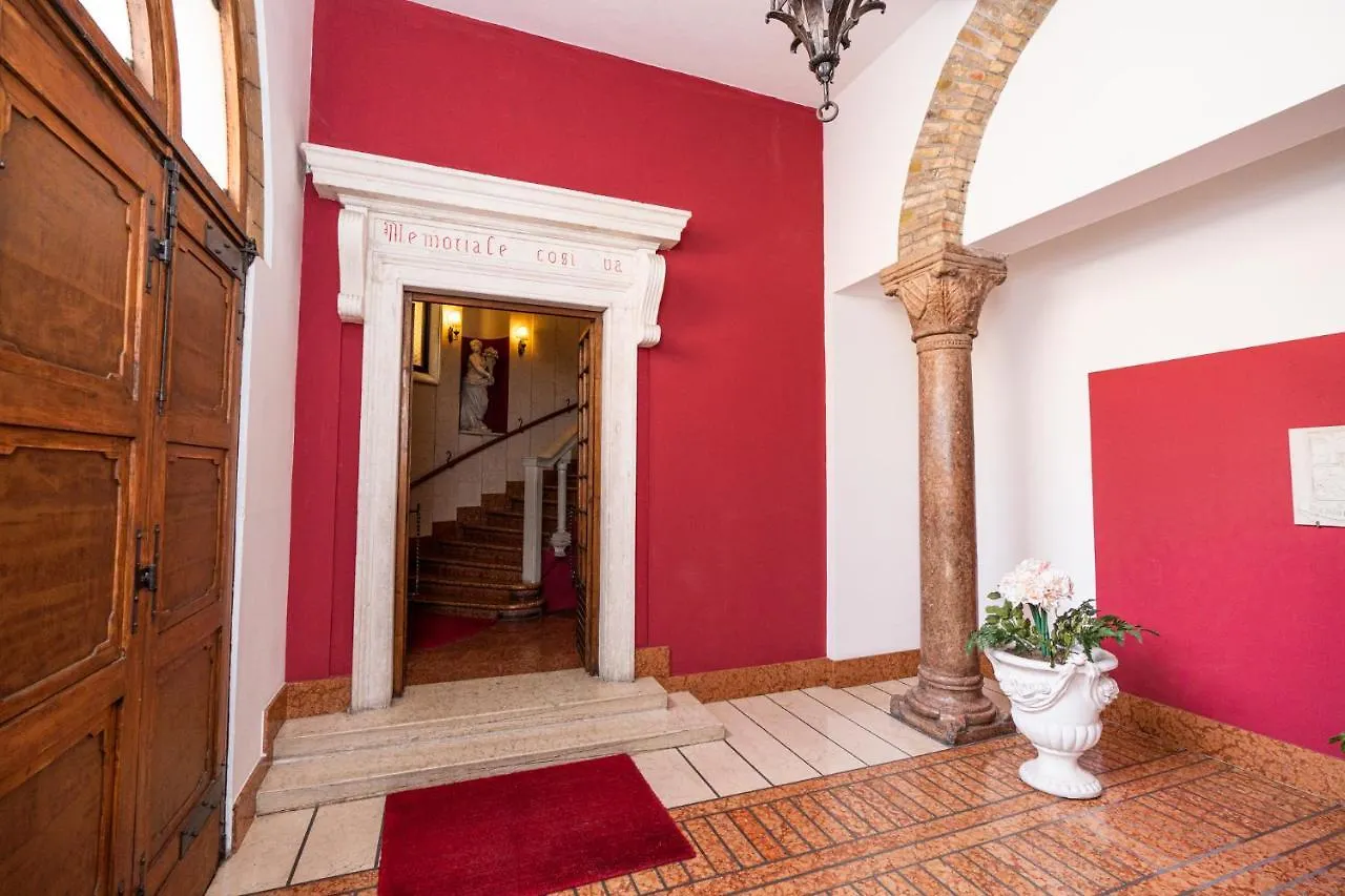 Domus Verona - Elegante Residenza Con Affaccio Su Porta Leoni Italy