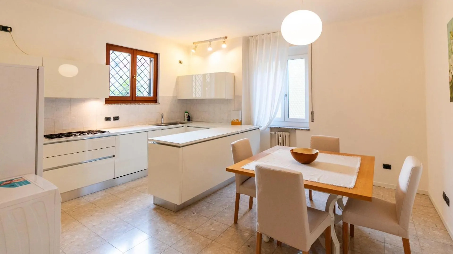 Domus Verona - Elegante Residenza Con Affaccio Su Porta Leoni 0*,  איטליה